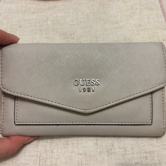 GUESS Women's Wallet - Picture 4 of 10